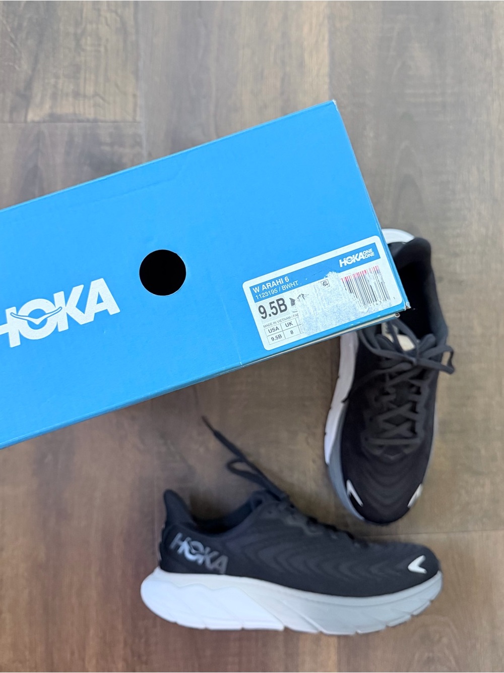 NEW HOKA Arahi 6 Running Shoes | Black/White | Size: 9.5 - Picture 8 of 9